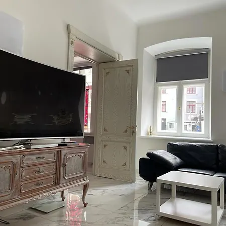 Center In Old Town Apartment