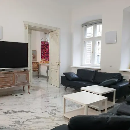 Center In Old Town *