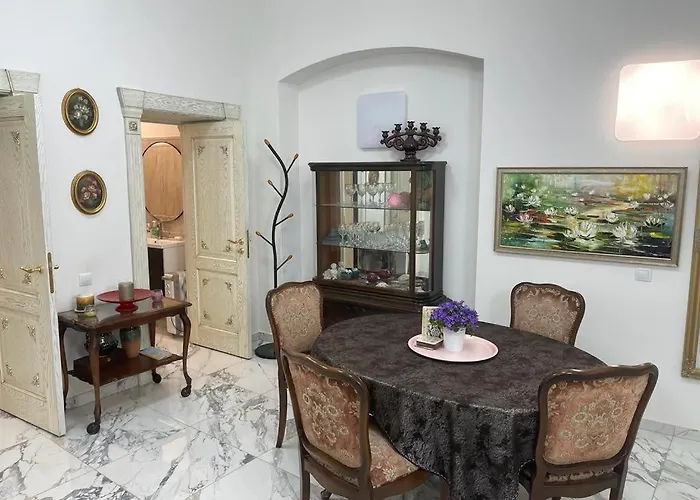 Center In Old Town Apartment