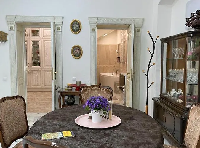 Center In Old Town Apartment